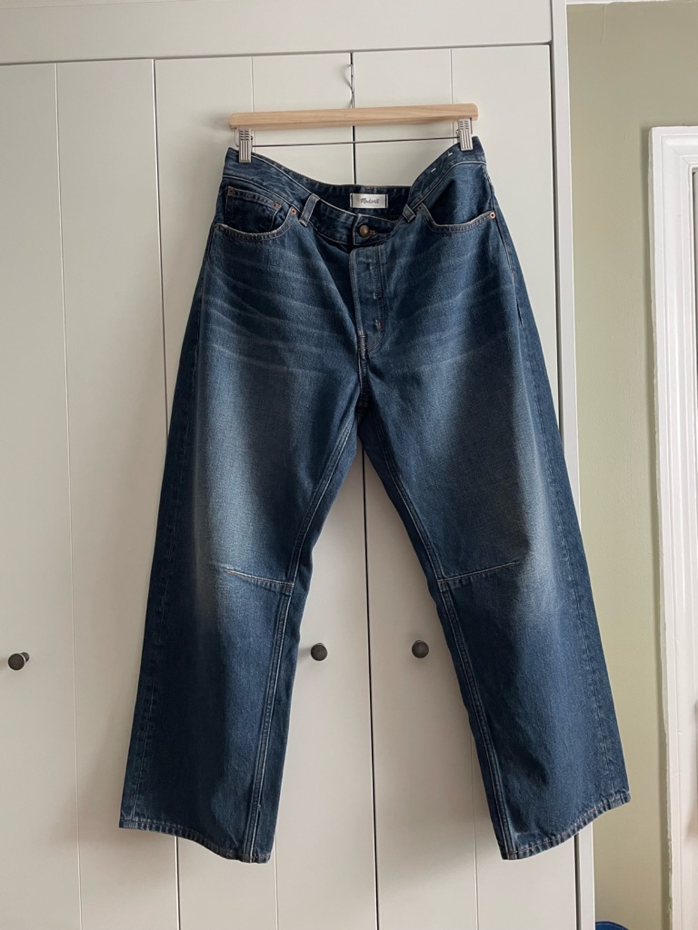 Madewell Women's Darted Barrel-Leg Jeans in Danver Wash